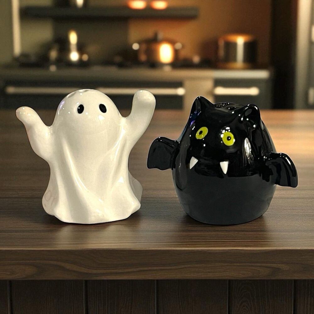 Adorable Halloween Vampire Bat & Ghost Salt & Pepper Shaker Set  Tiered Tray NEW